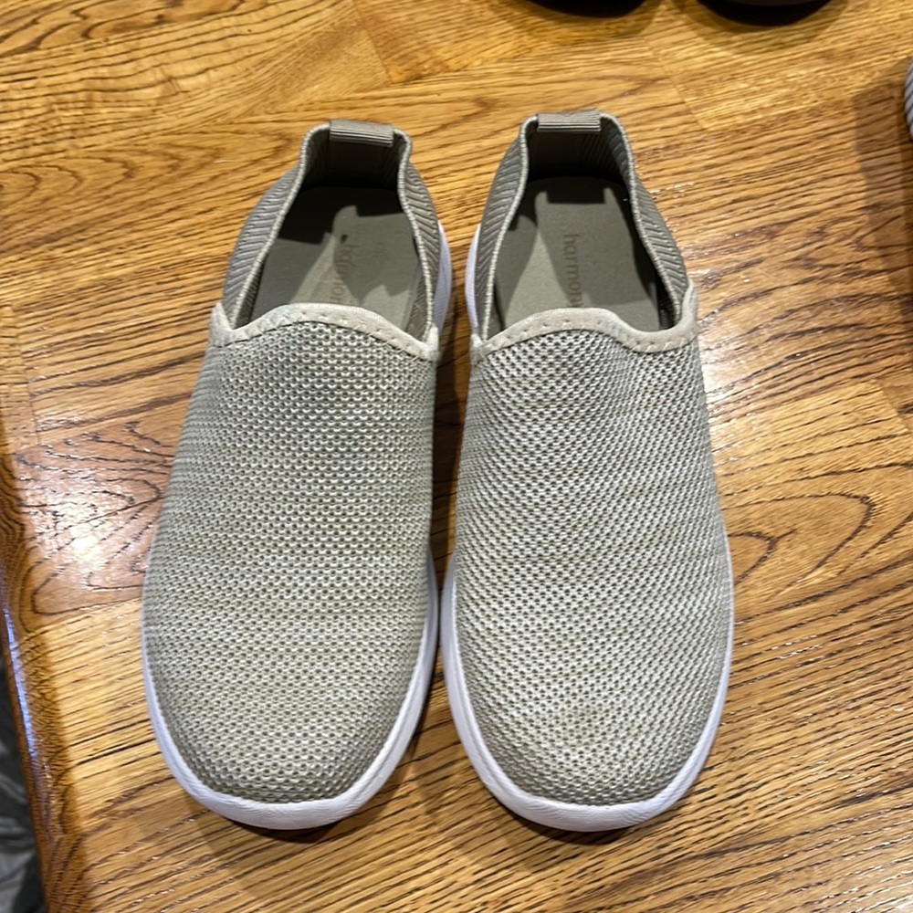 Harmony balance size 6 casual walking shoe
